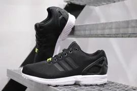 Кроссовки aDIDAS ZX FLUX black\white